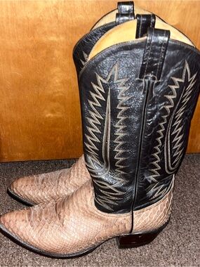 Tony Lama Vintage Snakeskin Boots Mens 8EE Made In El Paso, Texas Style Y7808